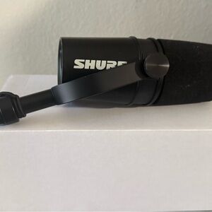 Shure Dynamic Black Microphone MVX7 Broadcast Microphone Black NWT